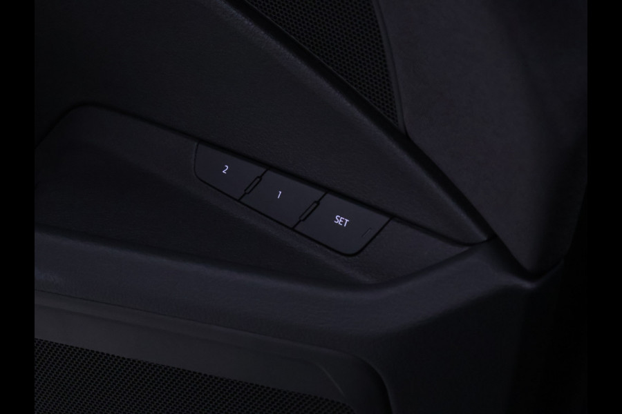 Audi e-tron 55 quattro Business edition 95 kWh [LUCHTVERING, MEMORY SEATS, CRUISE CONTROL, BLUETOOTH TELEFOON, ACHTERUITRIJCAMERA, PDC V+A, STOELVERWARMING, NIEUWSTAAT]
