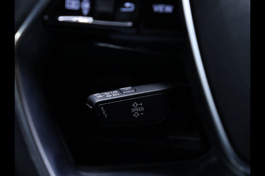 Audi e-tron 55 quattro Business edition 95 kWh [LUCHTVERING, MEMORY SEATS, CRUISE CONTROL, BLUETOOTH TELEFOON, ACHTERUITRIJCAMERA, PDC V+A, STOELVERWARMING, NIEUWSTAAT]