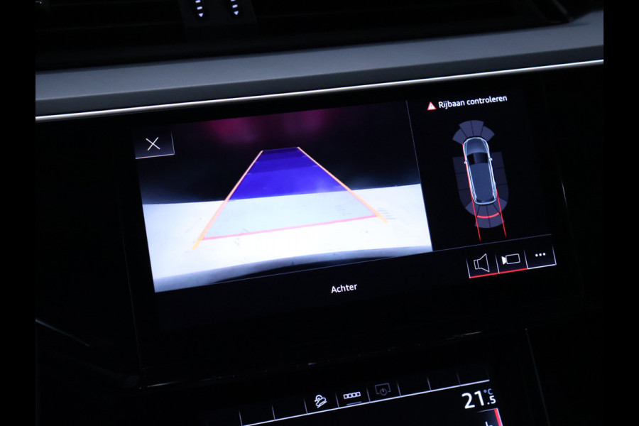 Audi e-tron 55 quattro Business edition 95 kWh [LUCHTVERING, MEMORY SEATS, CRUISE CONTROL, BLUETOOTH TELEFOON, ACHTERUITRIJCAMERA, PDC V+A, STOELVERWARMING, NIEUWSTAAT]