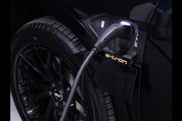 Audi e-tron 55 quattro Business edition 95 kWh [LUCHTVERING, MEMORY SEATS, CRUISE CONTROL, BLUETOOTH TELEFOON, ACHTERUITRIJCAMERA, PDC V+A, STOELVERWARMING, NIEUWSTAAT]