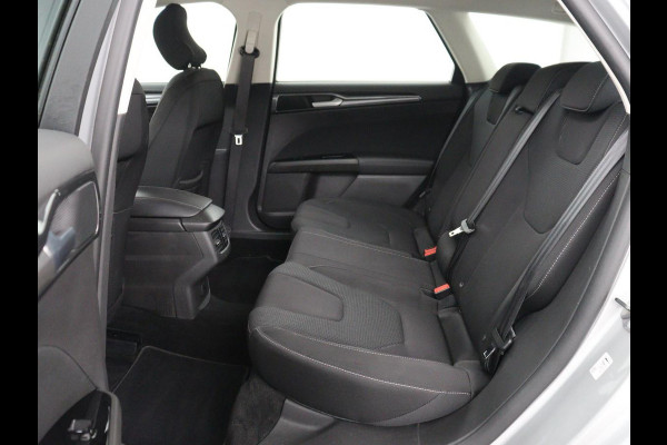 Ford Mondeo 2.0 IVCT HEV Titanium | Stoelverwarming | Carplay | Keyless | Navigatie | Verwarmde voorruit | Parkeerhulp | DAB | Climate control | Cruise control