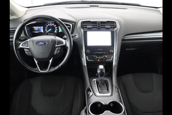 Ford Mondeo 2.0 IVCT HEV Titanium | Stoelverwarming | Carplay | Keyless | Navigatie | Verwarmde voorruit | Parkeerhulp | DAB | Climate control | Cruise control
