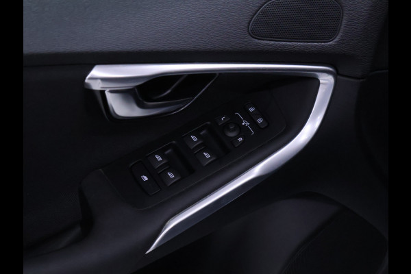 Volvo V40 1.5 T2 Polar+ [CRUISE CONTROL, BLUETOOTH TELEFOON, PDC ACHTER, STOELVERWARMING, AUTOMATISCHE AIRCO, LED KOPLAMPEN, NIEUWSTAAT]
