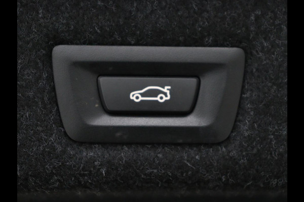 BMW 5 Serie 530d M Sport | Schuifdak | Head-Up | Nappaleder | Trekhaak | Adaptive cruise | Laserlicht | Camera | Stoelverwarming | Navigatie | 20'' | Sfeerverlichting | Park Assist | Origineel NL