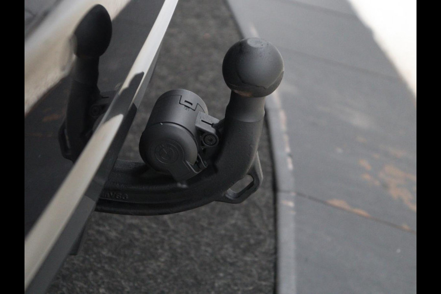 BMW 5 Serie 530d M Sport | Schuifdak | Head-Up | Nappaleder | Trekhaak | Adaptive cruise | Laserlicht | Camera | Stoelverwarming | Navigatie | 20'' | Sfeerverlichting | Park Assist | Origineel NL