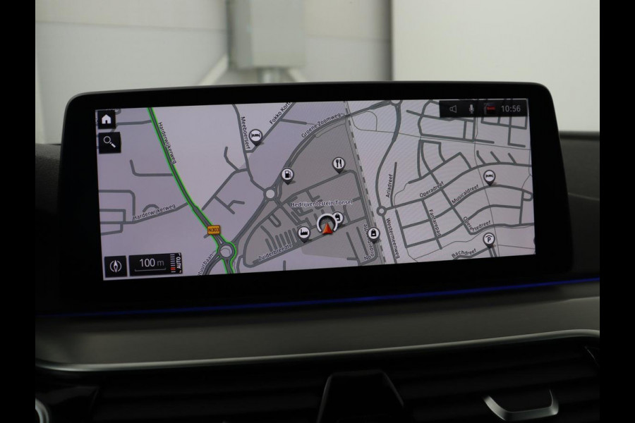 BMW 5 Serie 530d M Sport | Schuifdak | Head-Up | Nappaleder | Trekhaak | Adaptive cruise | Laserlicht | Camera | Stoelverwarming | Navigatie | 20'' | Sfeerverlichting | Park Assist | Origineel NL