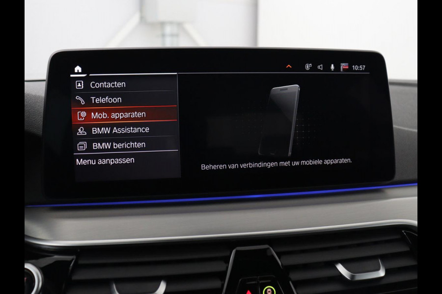 BMW 5 Serie 530d M Sport | Schuifdak | Head-Up | Nappaleder | Trekhaak | Adaptive cruise | Laserlicht | Camera | Stoelverwarming | Navigatie | 20'' | Sfeerverlichting | Park Assist | Origineel NL