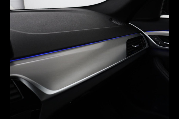 BMW 5 Serie 530d M Sport | Schuifdak | Head-Up | Nappaleder | Trekhaak | Adaptive cruise | Laserlicht | Camera | Stoelverwarming | Navigatie | 20'' | Sfeerverlichting | Park Assist | Origineel NL