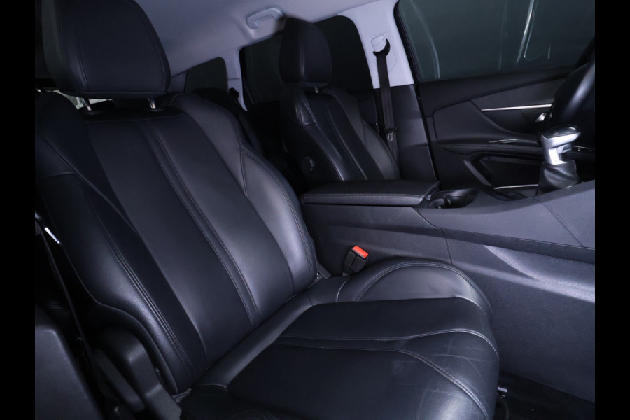 Peugeot 5008 1.2 PureTech Allure [TREKHAAK, APPLE CARPLAY, ANDROID AUTO, CRUISE CONTROL, SFEERVERLICHTING, 360 CAMERA, PDC V+A, 7-ZITTER, NIEUWSTAAT]