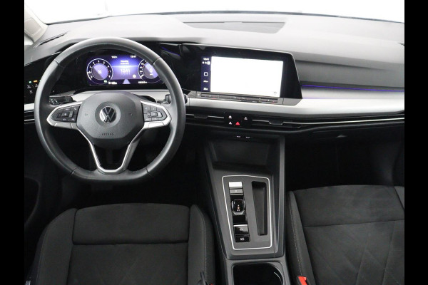 Volkswagen Golf 1.0 eTSI Life | Camera | Massage | Carplay | Adaptive cruise | Memory | Navigatie | Sfeerverlichting | Side Assist | File Assistent | Climate control | Park Assist | Getint glas