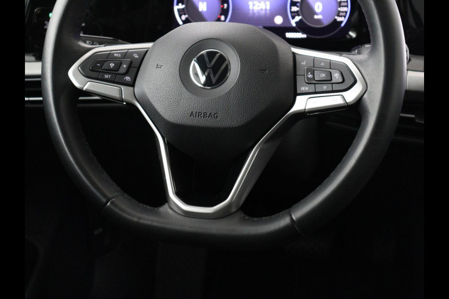 Volkswagen Golf 1.0 eTSI Life | Camera | Massage | Carplay | Adaptive cruise | Memory | Navigatie | Sfeerverlichting | Side Assist | File Assistent | Climate control | Park Assist | Getint glas