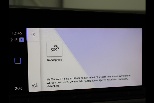 Volkswagen Golf 1.0 eTSI Life | Camera | Massage | Carplay | Adaptive cruise | Memory | Navigatie | Sfeerverlichting | Side Assist | File Assistent | Climate control | Park Assist | Getint glas