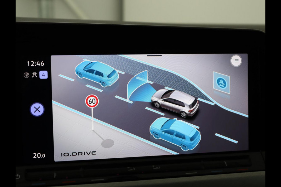 Volkswagen Golf 1.0 eTSI Life | Camera | Massage | Carplay | Adaptive cruise | Memory | Navigatie | Sfeerverlichting | Side Assist | File Assistent | Climate control | Park Assist | Getint glas