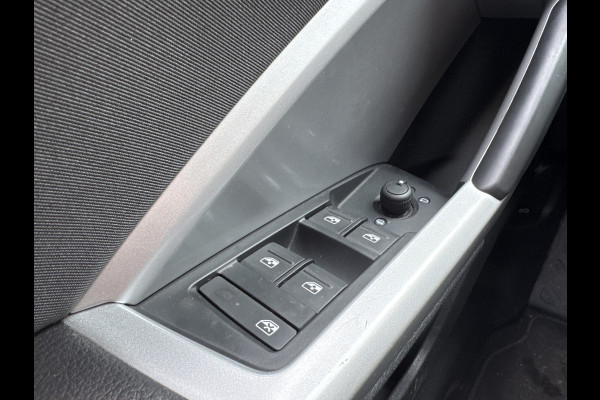 Audi Q3 Sportback 45 TFSI e 245PK BUSINESS EDITION CARPLAY/ACC/STUURVERW. WORDT VERWACHT!