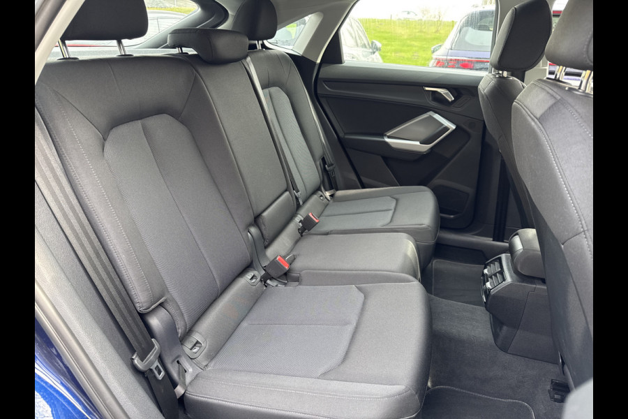 Audi Q3 Sportback 45 TFSI e 245PK BUSINESS EDITION CARPLAY/ACC/STUURVERW. WORDT VERWACHT!