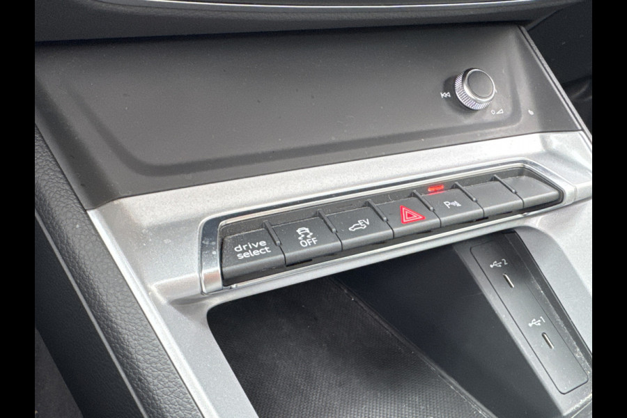 Audi Q3 Sportback 45 TFSI e 245PK BUSINESS EDITION CARPLAY/ACC/STUURVERW. WORDT VERWACHT!