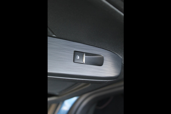 Ford Kuga 2.5 225 pk PHEV ST-Line X , 225pk , 1500kg Trekgwicht Winter Pack, Cruise Contol, Climate Control, Camera