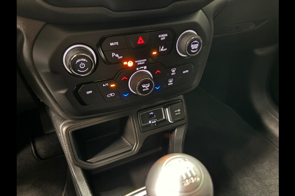 Jeep Renegade 1.0T-e Limited / Navigatie