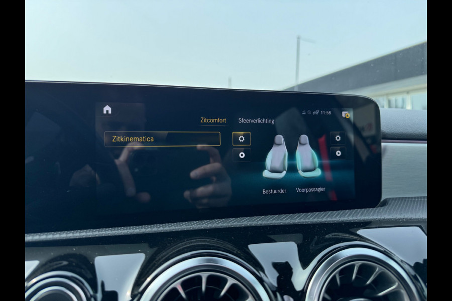 Mercedes-Benz A-Klasse 180 AMG 2021 Panorama Sfeerver. Memory