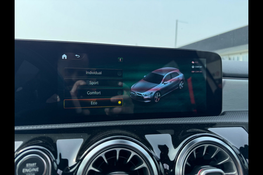 Mercedes-Benz A-Klasse 180 AMG 2021 Panorama Sfeerver. Memory