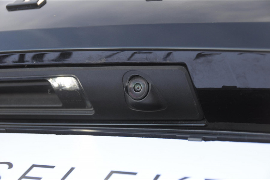 Volvo XC60 T6 350PK Automaat AWD Plus Black Edition / Trekhaak / Panoramadak / BLIS / Adaptieve cruise control / Keyless entry / Stoel - en stuurwielverwarming / elektrische stoelen met geheugen / Parkeersensoren met 360 camera / Elektrische achterklep