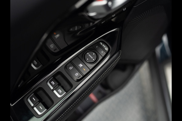 Kia Niro 1.6 GDi Hybrid ExecutiveLine | Trekhaak afnb. | Stoelkoeling / verwarming | Stoelgeheugen | Prijs Rijklaar!!
