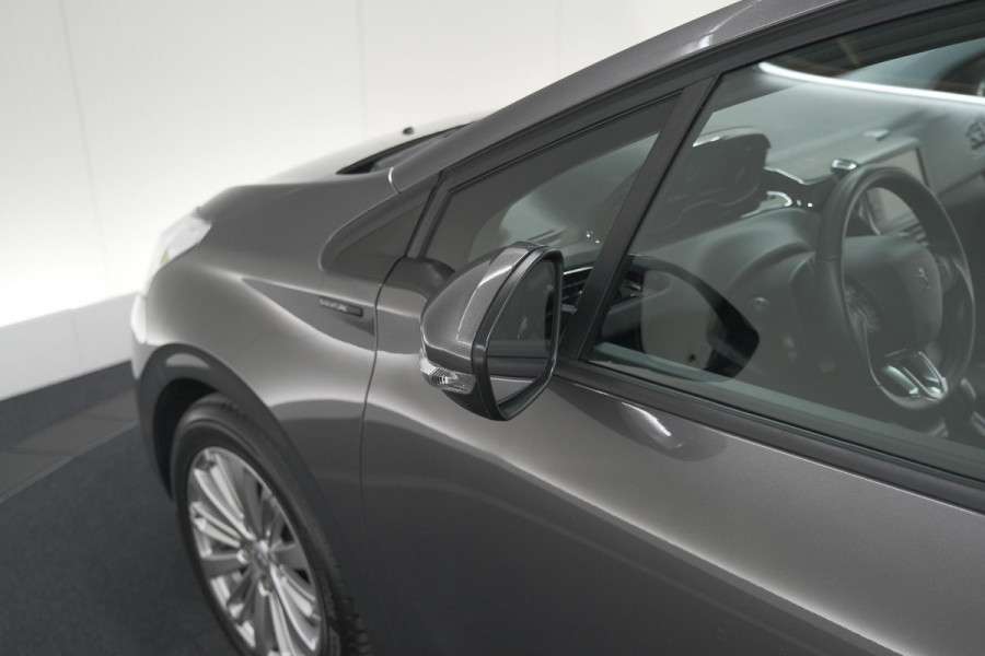 Peugeot 208 PureTech 82 Signature | Apple Carplay | Parkeersensoren | Navigatie | Airco