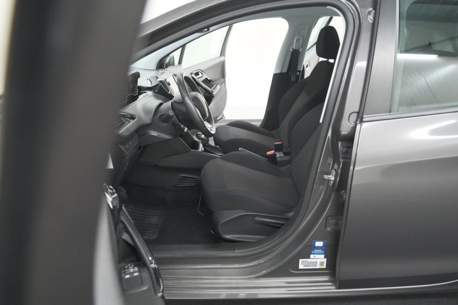 Peugeot 208 PureTech 82 Signature | Apple Carplay | Parkeersensoren | Navigatie | Airco