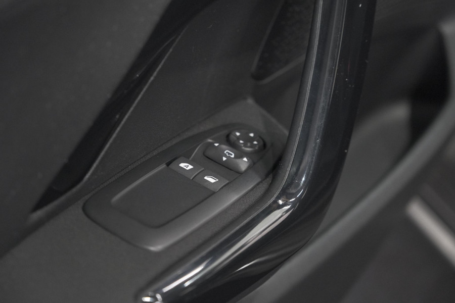 Peugeot 208 PureTech 82 Signature | Apple Carplay | Parkeersensoren | Navigatie | Airco