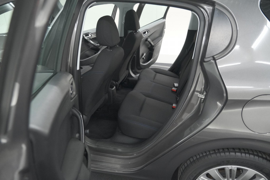 Peugeot 208 PureTech 82 Signature | Apple Carplay | Parkeersensoren | Navigatie | Airco