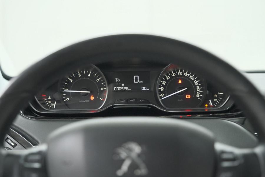 Peugeot 208 PureTech 82 Signature | Apple Carplay | Parkeersensoren | Navigatie | Airco