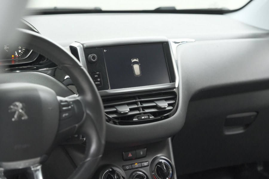 Peugeot 208 PureTech 82 Signature | Apple Carplay | Parkeersensoren | Navigatie | Airco