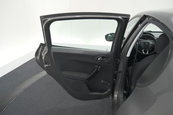 Peugeot 208 PureTech 82 Signature | Apple Carplay | Parkeersensoren | Navigatie | Airco