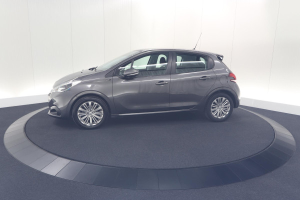 Peugeot 208 PureTech 82 Signature | Apple Carplay | Parkeersensoren | Navigatie | Airco