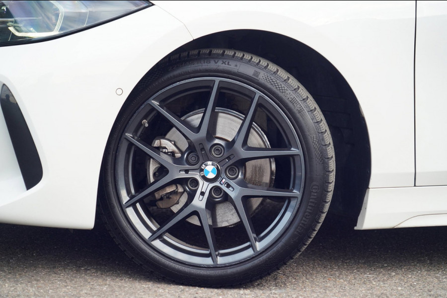 BMW 1-serie 118i Business Edition / M-Sport / 85dkm NAP / Leder / Camera / Stoel- & Stuurverw. / Navi