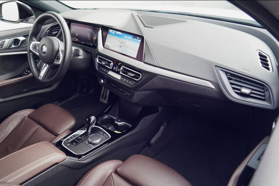 BMW 1-serie 118i Business Edition / M-Sport / 85dkm NAP / Leder / Camera / Stoel- & Stuurverw. / Navi