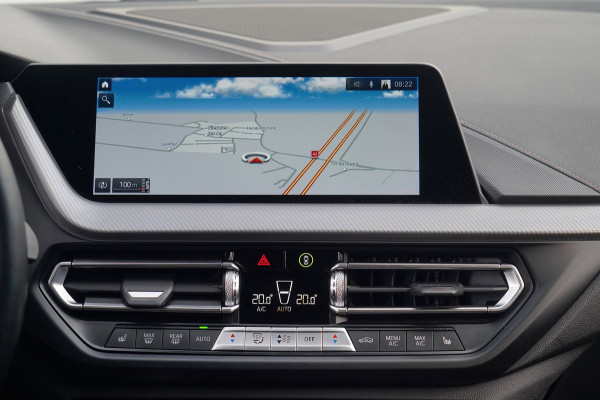BMW 1-serie 118i Business Edition / M-Sport / 85dkm NAP / Leder / Camera / Stoel- & Stuurverw. / Navi