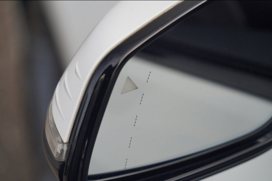 BMW 1-serie 118i Business Edition / M-Sport / 85dkm NAP / Leder / Camera / Stoel- & Stuurverw. / Navi