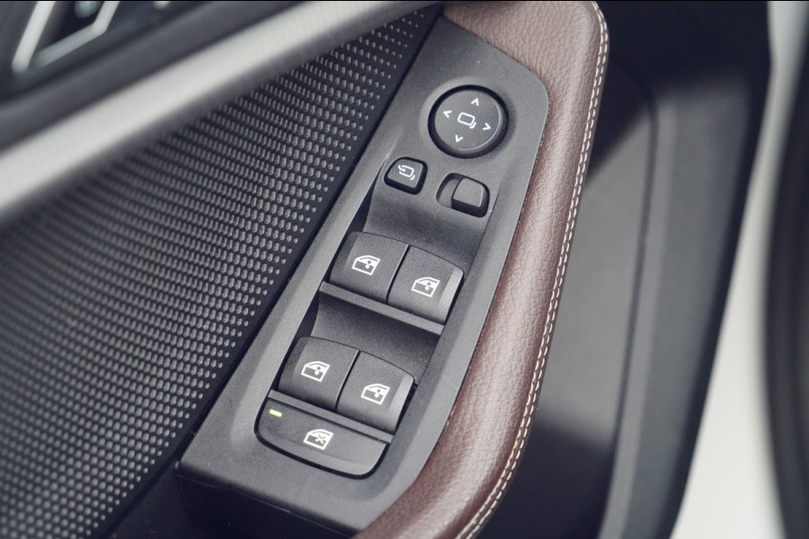 BMW 1-serie 118i Business Edition / M-Sport / 85dkm NAP / Leder / Camera / Stoel- & Stuurverw. / Navi