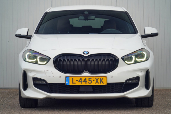 BMW 1-serie 118i Business Edition / M-Sport / 85dkm NAP / Leder / Camera / Stoel- & Stuurverw. / Navi