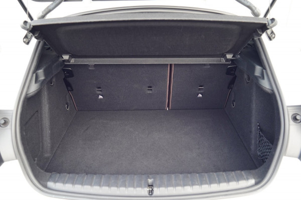 BMW 1-serie 118i Business Edition / M-Sport / 85dkm NAP / Leder / Camera / Stoel- & Stuurverw. / Navi