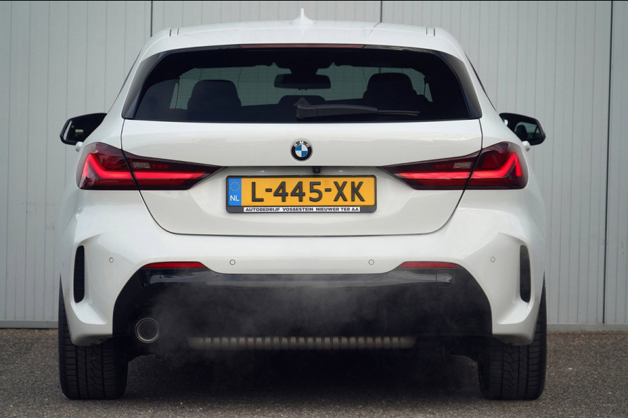 BMW 1-serie 118i Business Edition / M-Sport / 85dkm NAP / Leder / Camera / Stoel- & Stuurverw. / Navi