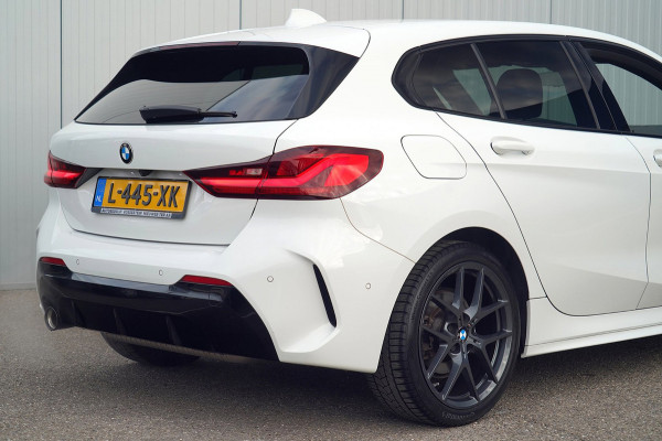 BMW 1-serie 118i Business Edition / M-Sport / 85dkm NAP / Leder / Camera / Stoel- & Stuurverw. / Navi