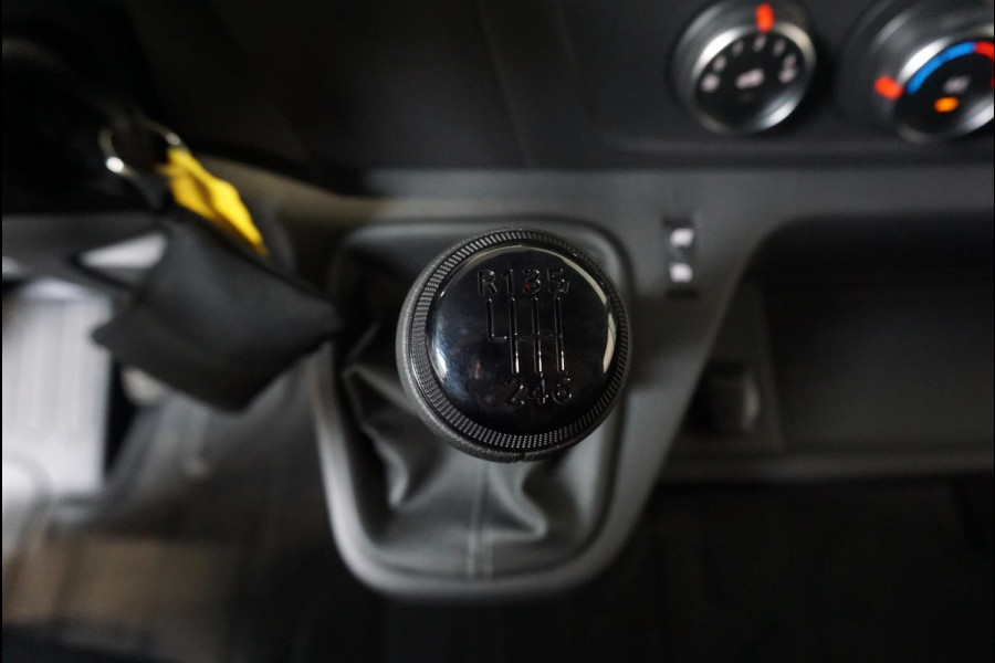 Renault Master T33 2.3 dCi 135PK L2H2 Work Edition Airco Cruise Control Camera Navi PDCA Trekhaak