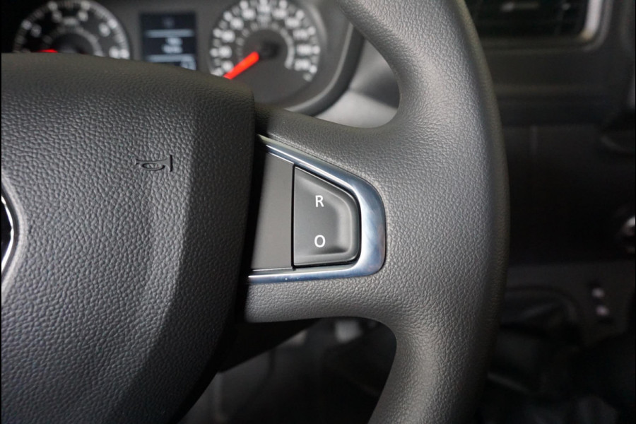 Renault Master T33 2.3 dCi 135PK L2H2 Work Edition Airco Cruise Control Camera Navi PDCA Trekhaak