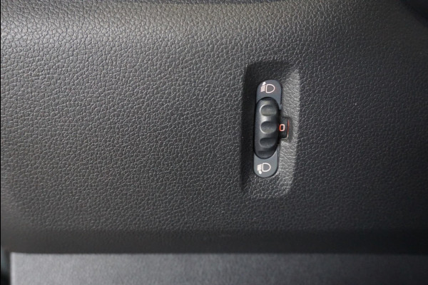 Renault Master T33 2.3 dCi 135PK L2H2 Work Edition Airco Cruise Control Camera Navi PDCA Trekhaak