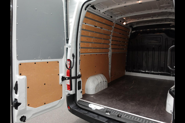 Renault Master T33 2.3 dCi 135PK L2H2 Work Edition Airco Cruise Control Camera Navi PDCA Trekhaak