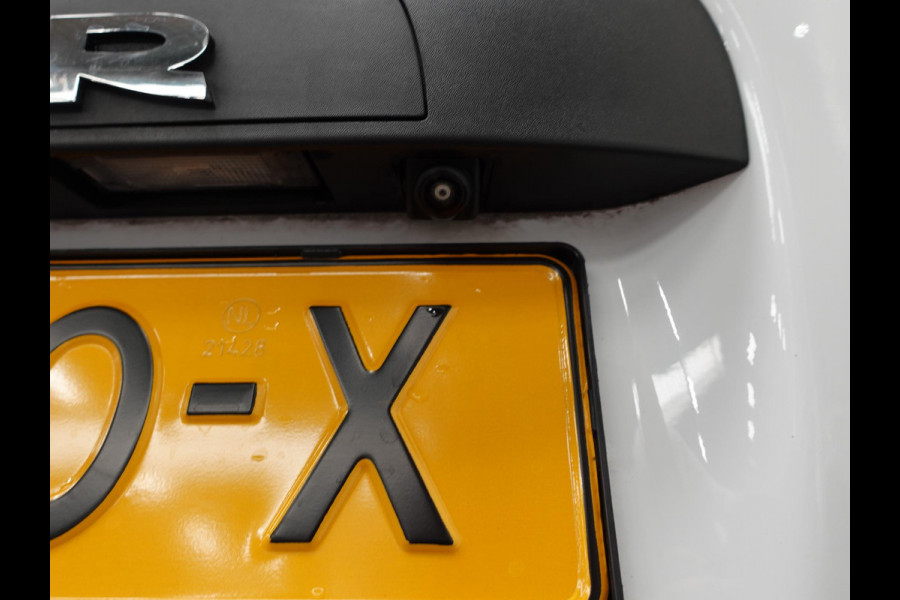 Renault Master T33 2.3 dCi 135PK L2H2 Work Edition Airco Cruise Control Camera Navi PDCA Trekhaak