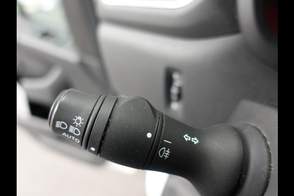 Renault Master T33 2.3 dCi 135PK L2H2 Work Edition Airco Cruise Control Camera Navi PDCA Trekhaak