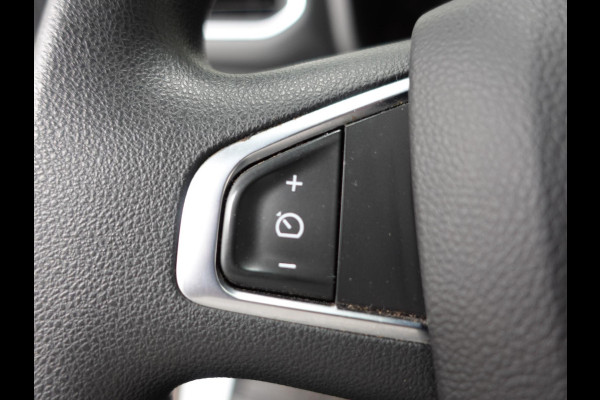 Renault Master T33 2.3 dCi 135PK L2H2 Work Edition Airco Cruise Control Camera Navi PDCA Trekhaak